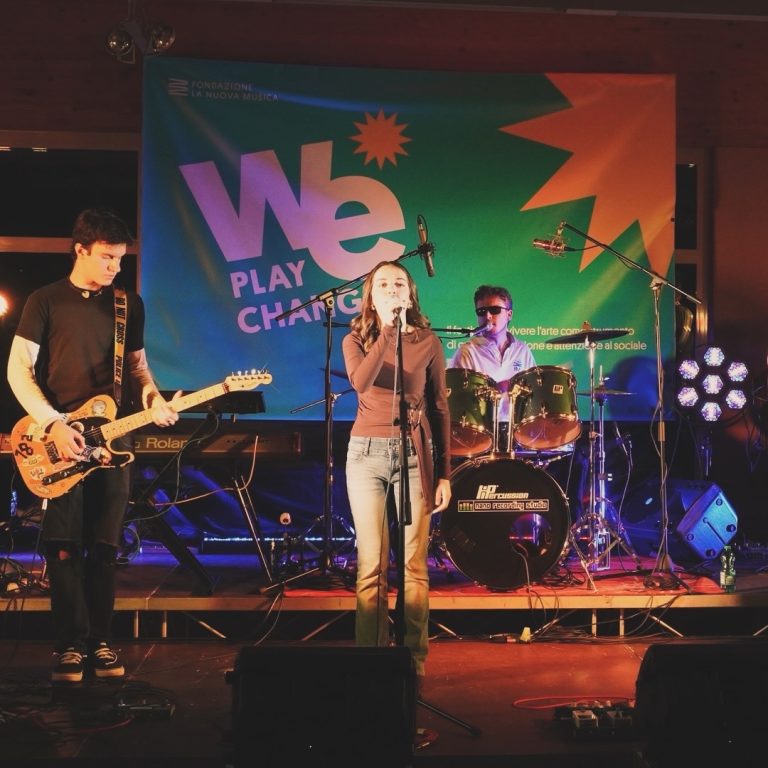 Scopri di più sull'articolo Musica Live per ragazzi e adolescenti: Xmas On Stage a Milano.